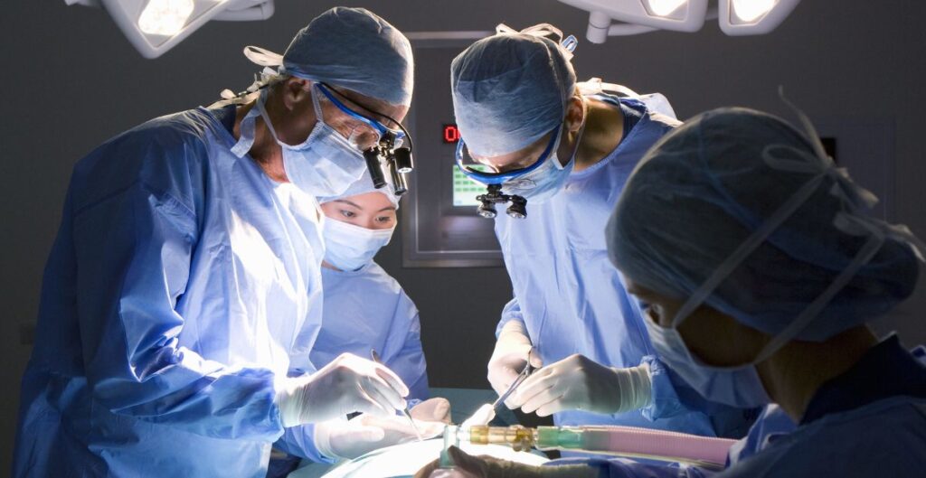 What Is the Average Surgical Tech Salary?